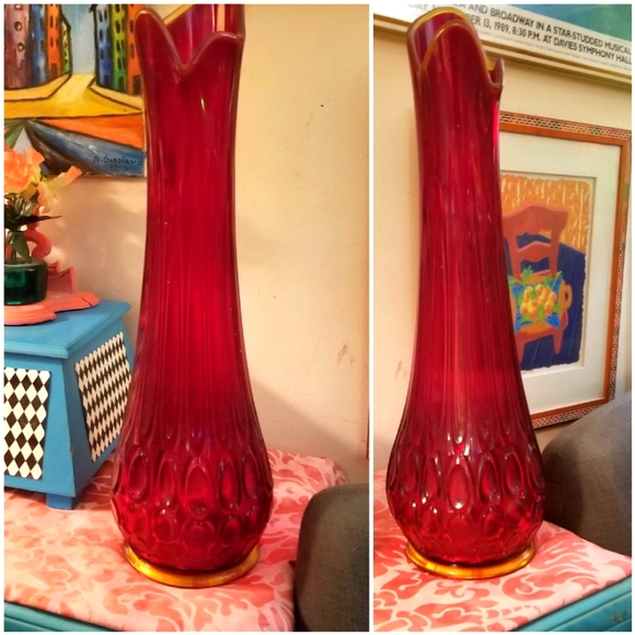 Vintage MCM 22" H RED L E SMITH SWUNG GLASS VASE yellow anberina base & top - Picture 2 of 6